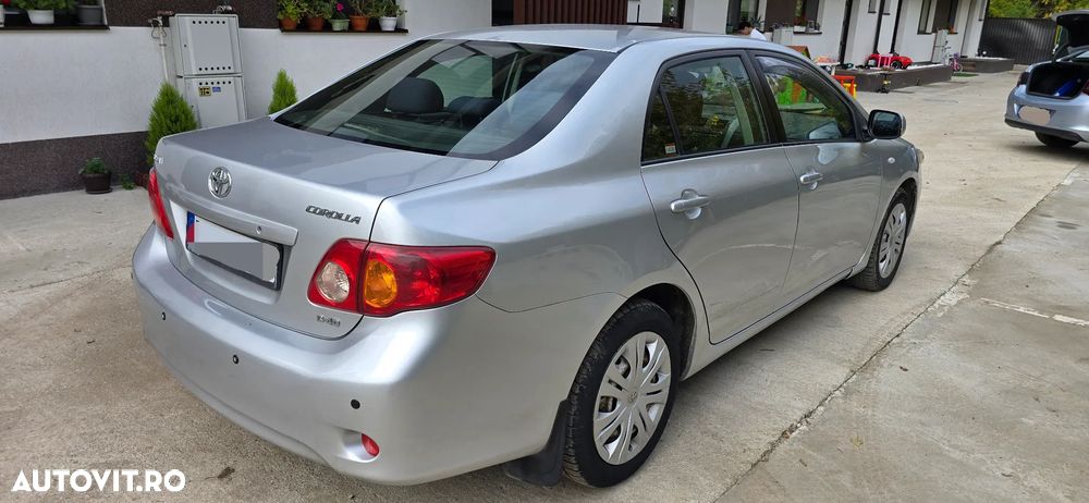Toyota Corolla 2.0 D-4D DPF Sol - 4