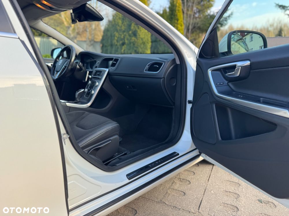 Volvo S60 D4 Drive-E Momentum - 17