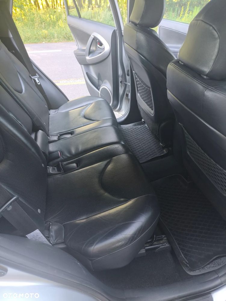 Toyota RAV4 2.2 D-4D Prestige - 8