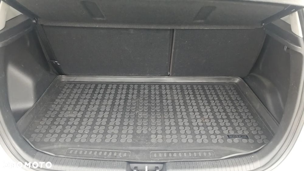 Kia Venga 1.6 CRDi XL - 26