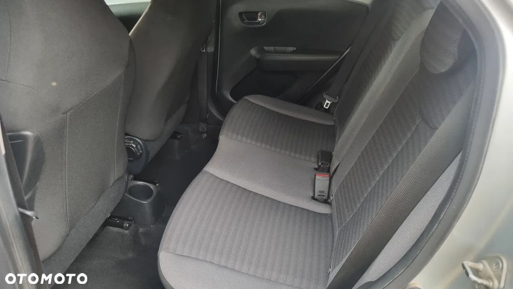 Toyota Aygo x-JBL - 15