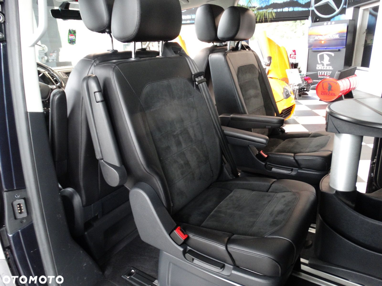 Volkswagen Multivan - 14
