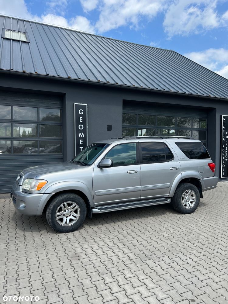 Toyota Sequoia - 2