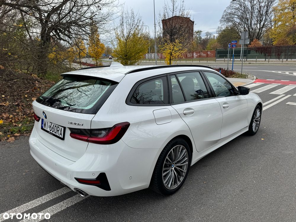 BMW Seria 3 320d Sport Line Shadow - 11