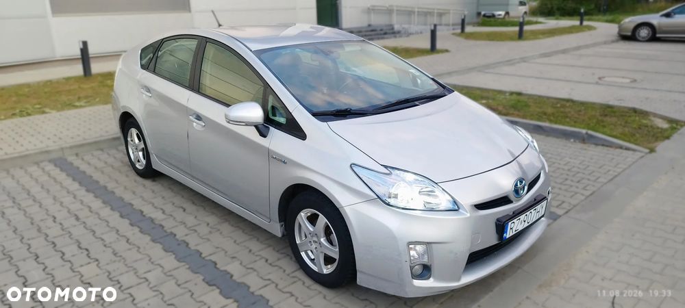 Toyota Prius 1.8 HSD Prestige - 2
