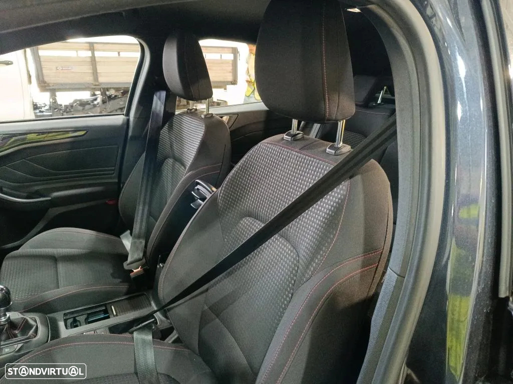 Ford Focus 1.0 EcoBoost MHEV ST-Line X - 7