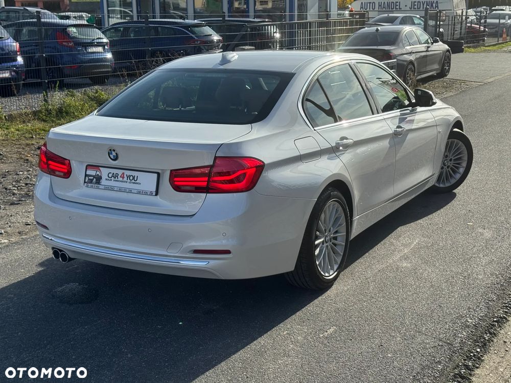 BMW Seria 3 320d Luxury Line - 33