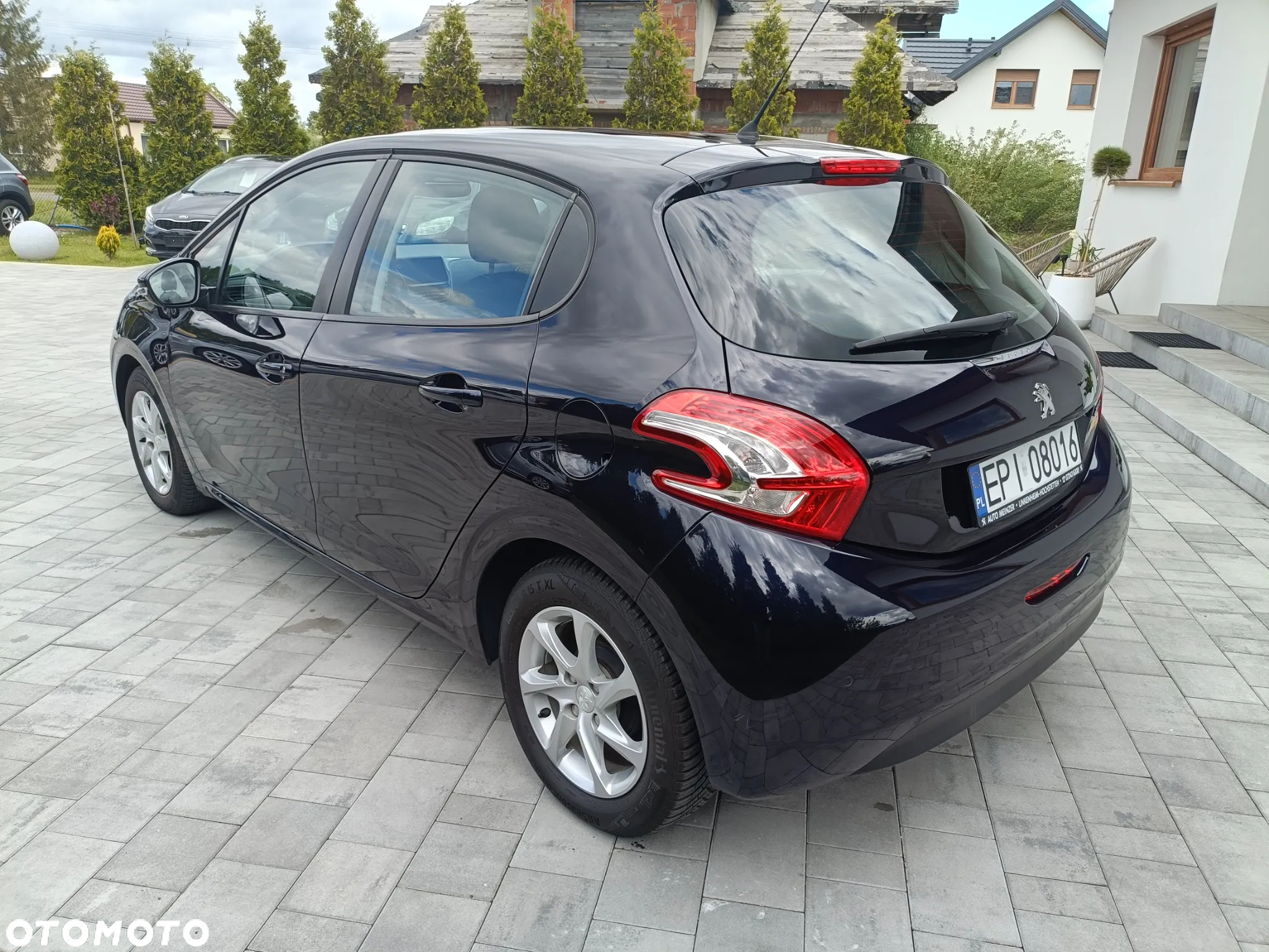 Peugeot 208 - 25