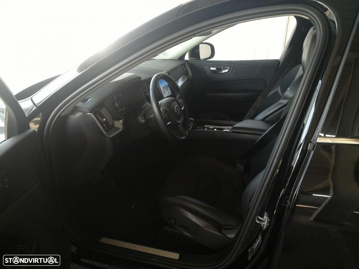 Volvo XC 60 2.0 T8 PHEV Momentum AWD - 4