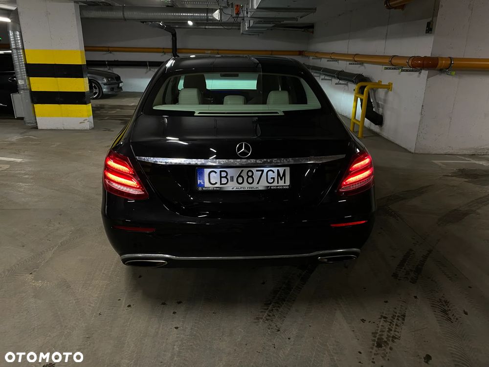 Mercedes-Benz Klasa E 200 4-Matic 9G-TRONIC - 16