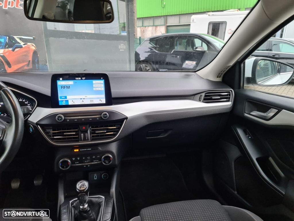 Ford Focus SW 1.0 EcoBoost Business - 21