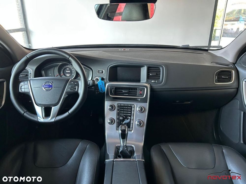 Volvo V60 Cross Country D3 Drive-E Momentum - 11