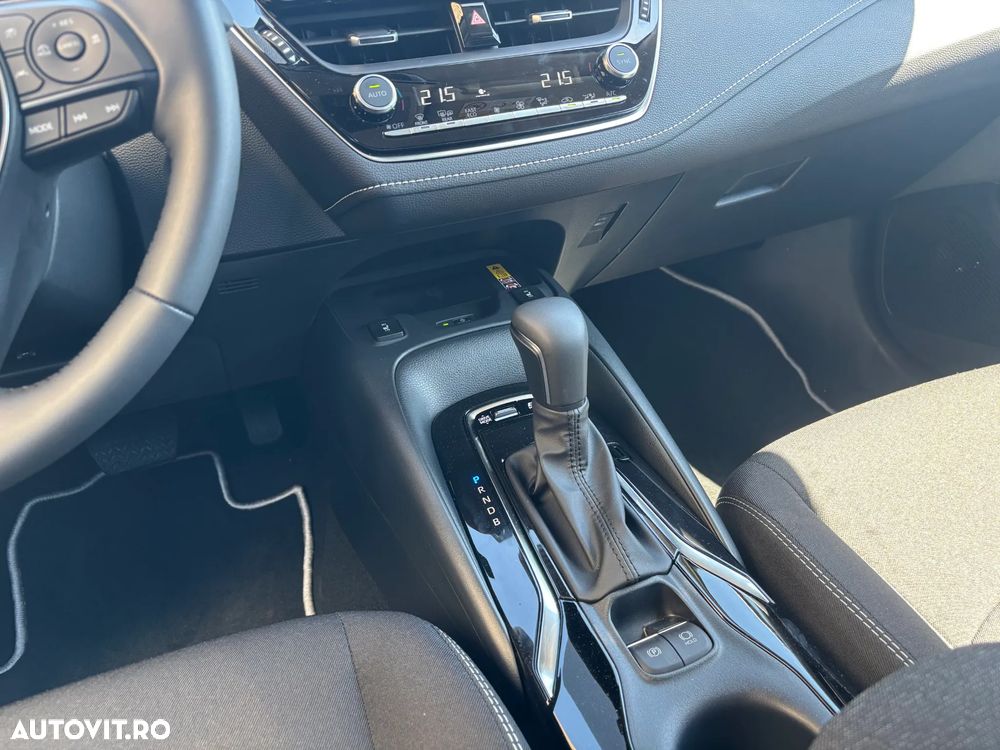 Toyota Corolla 1.8 HSD Dynamic - 18
