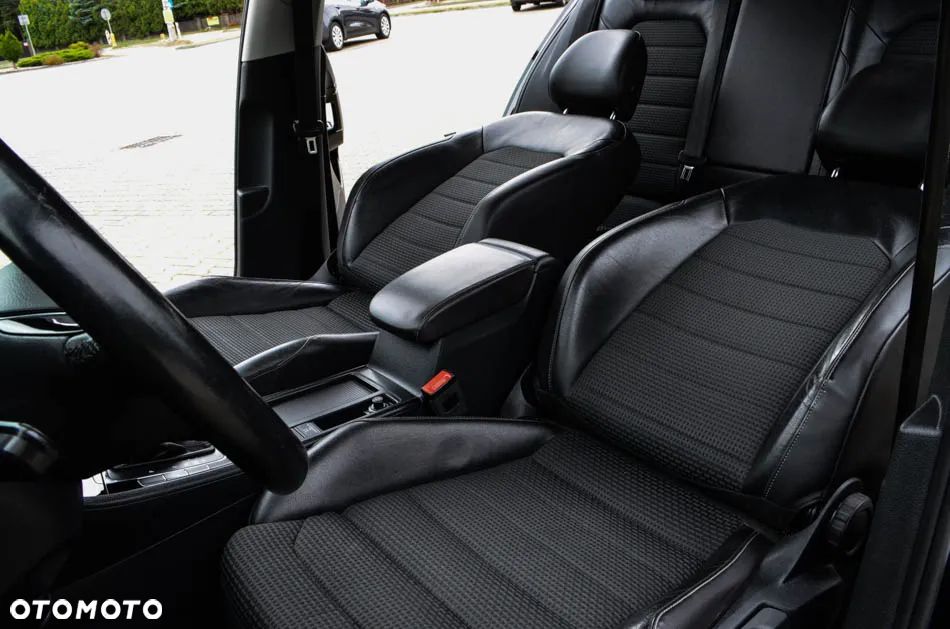 Volkswagen Golf Variant 2.0 TDI BlueMotion Technology DSG Highline - 37