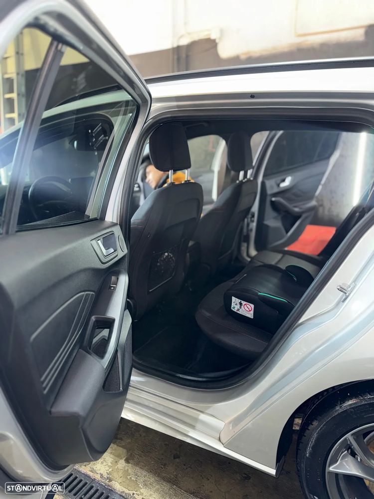 Ford Focus 1.0 EcoBoost ST-Line - 19