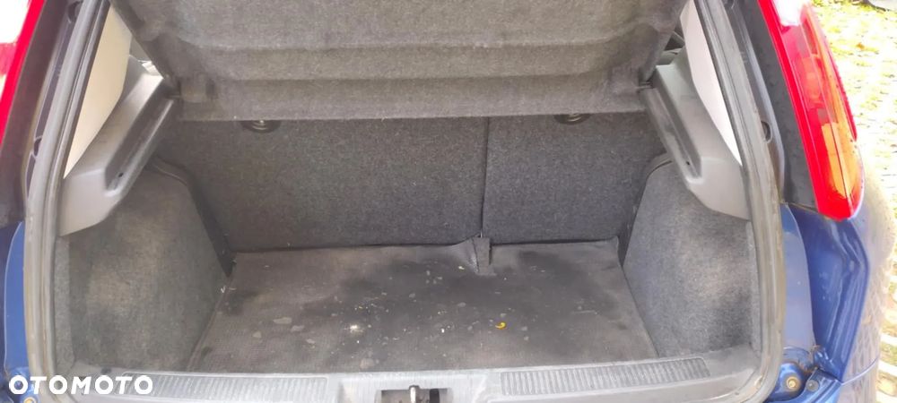 Fiat Grande Punto - 32