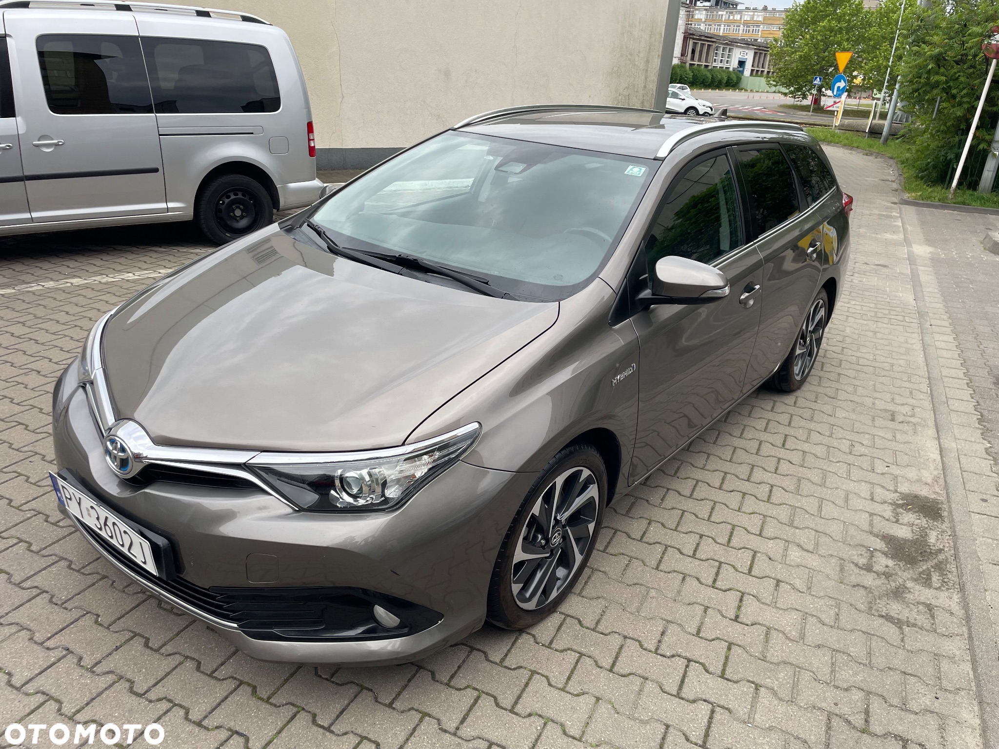 Toyota Auris 1.8 VVT-i Hybrid Automatik Life - 2