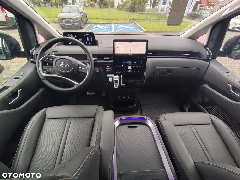 Hyundai Staria 1.6 T-GDI HEV Luxury - 16