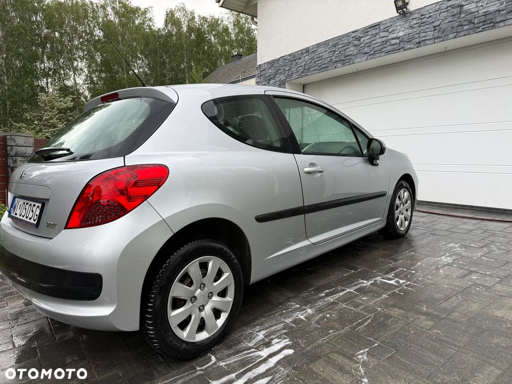 Peugeot 207 1.4 16V Trendy - 18