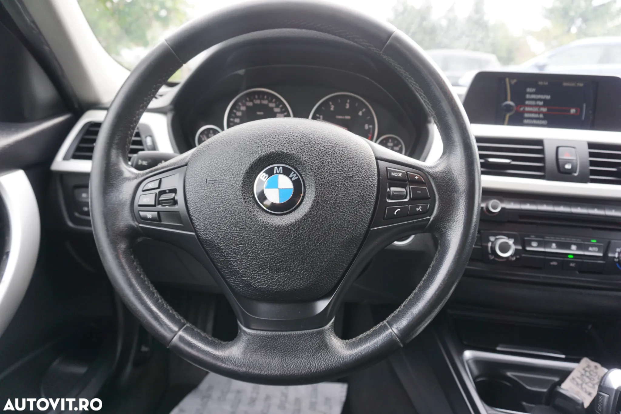 BMW Seria 3 320d Touring xDrive Aut. - 16