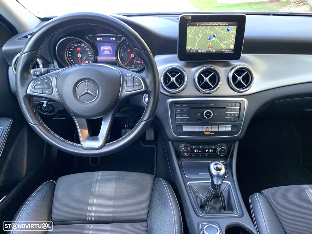 Mercedes-Benz GLA 180 d Urban - 5
