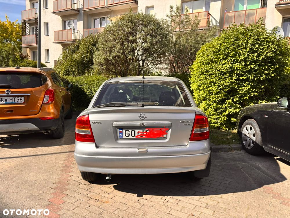 Opel Astra - 4