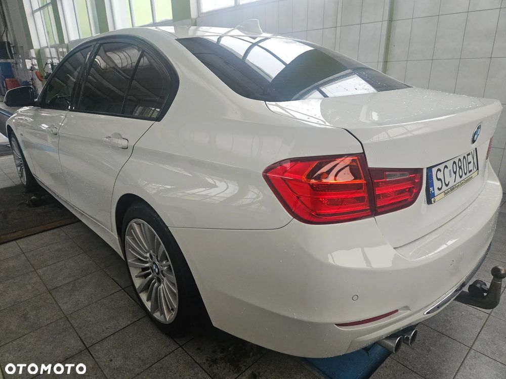 BMW Seria 3 330d Blue Performance Luxury Line - 14