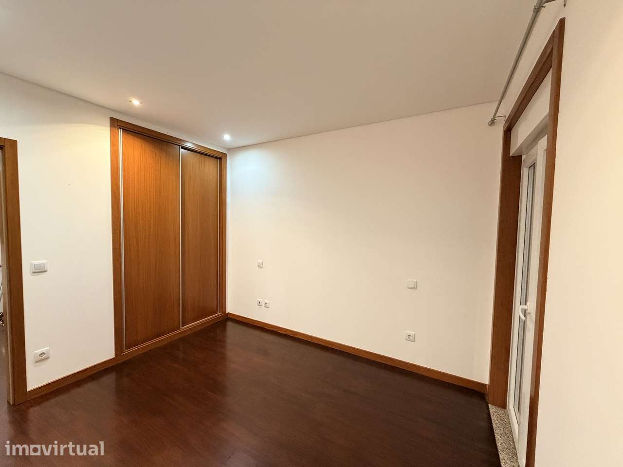 Apartamento T2 – Zona Glicínias / Universidade - Grande imagem: 5/11