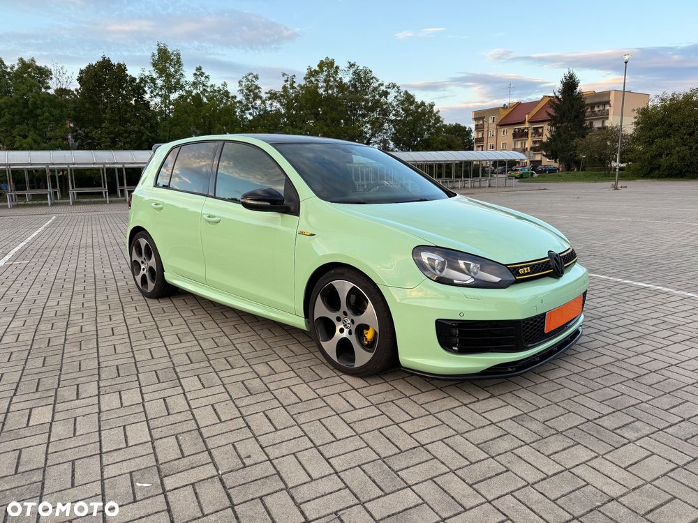 Volkswagen Golf 2.0 GTI - 2