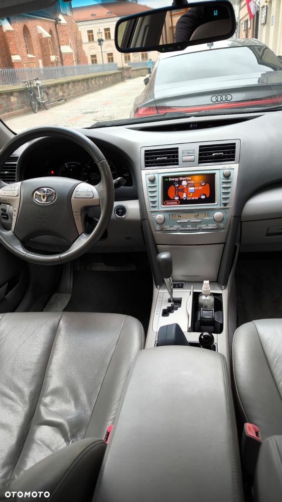 Toyota Camry - 10