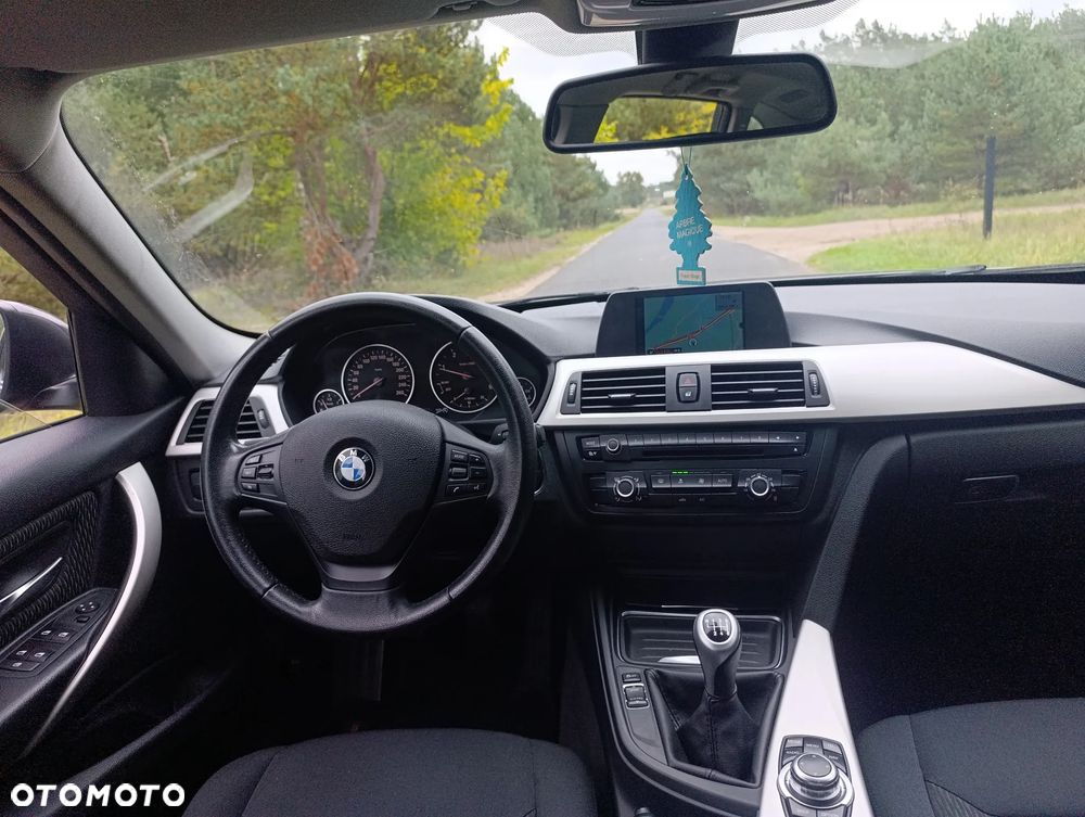 BMW Seria 3 318d DPF Edition Sport - 23