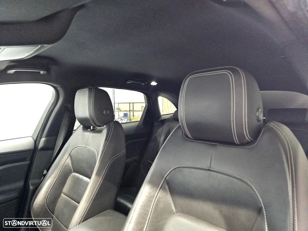 Jaguar F-Pace 2.0 i4D R-Sport AWD Aut. - 12