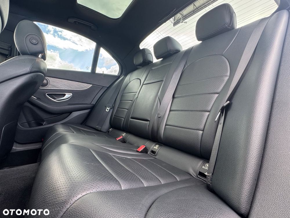 Mercedes-Benz Klasa C 300 7G-TRONIC Exclusive - 19
