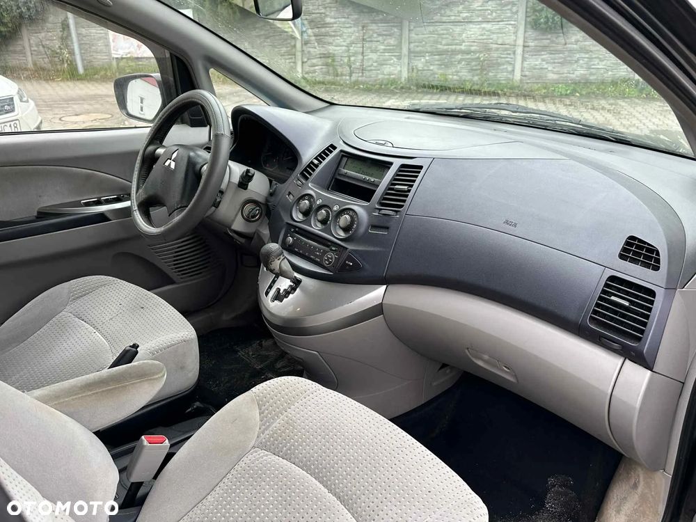 Mitsubishi Grandis - 5