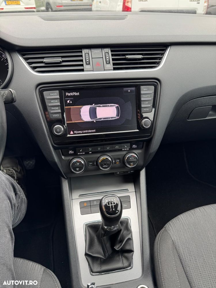 Skoda Octavia 1.6 TDI Premium Edition - 11