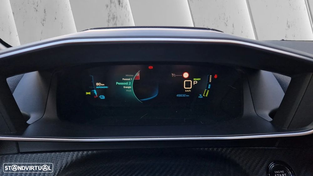 Peugeot e-208 GT - 15