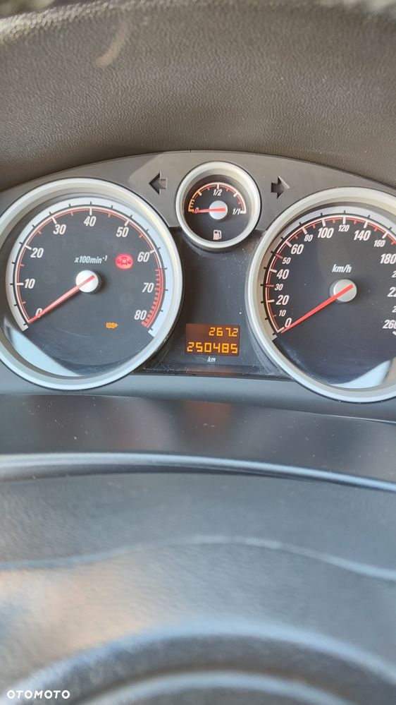 Opel Astra 2.0 T Cosmo - 11