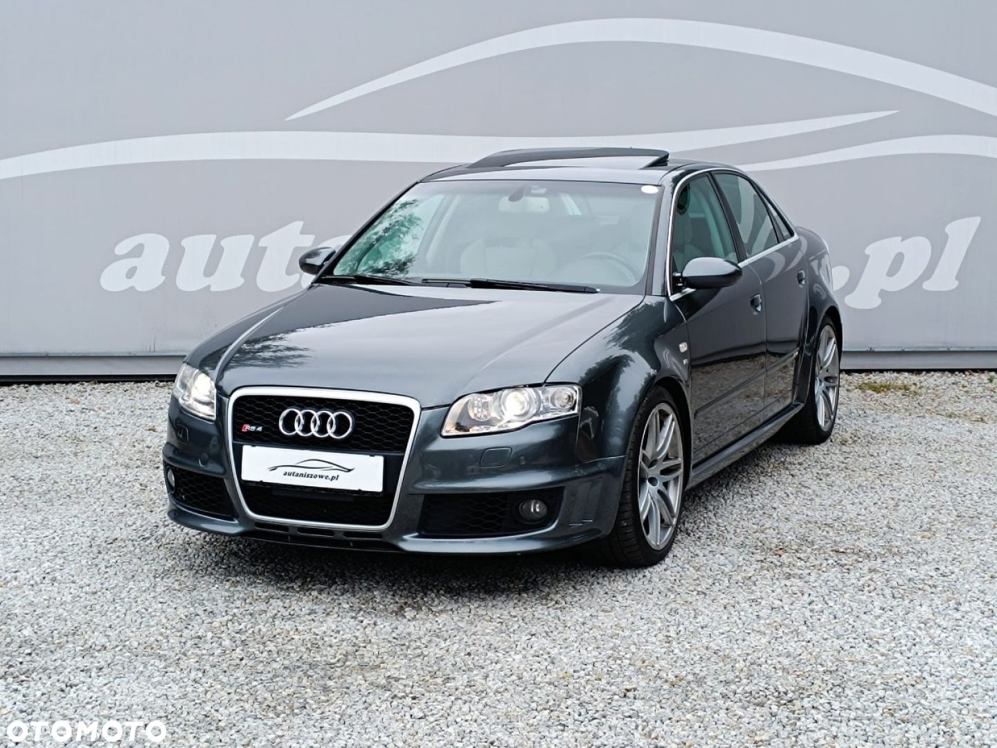 Audi RS4 Limousine Standard - 12