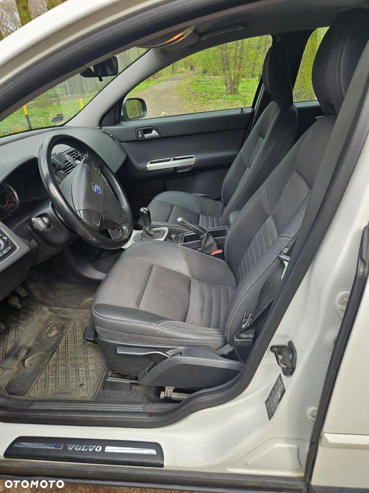 Volvo V50 2.0D - 10
