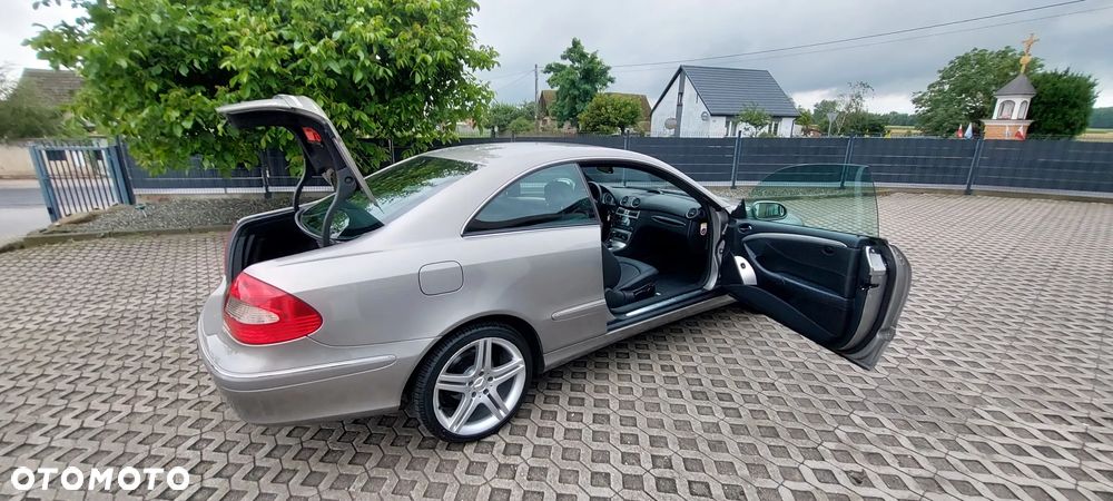 Mercedes-Benz CLK - 28