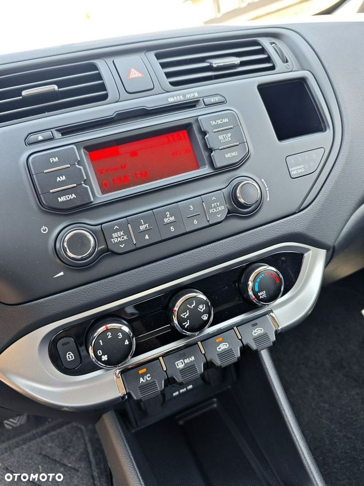Kia Rio - 9