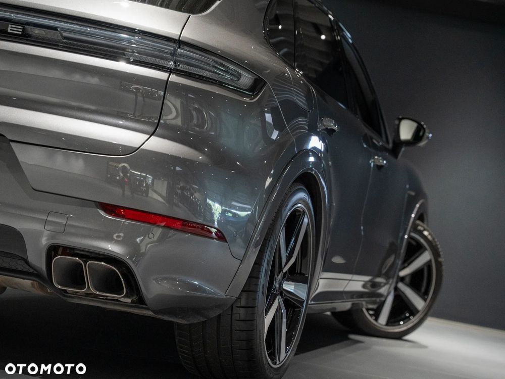 Porsche Cayenne Turbo E-Hybrid PHEV - 15