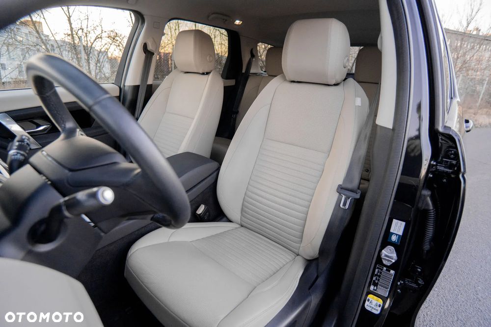 Land Rover Discovery Sport 2.0 P200 mHEV - 12