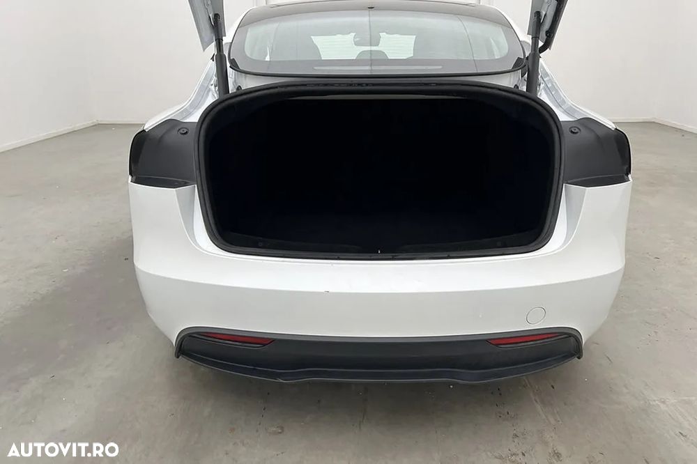 Tesla Model 3 - 23