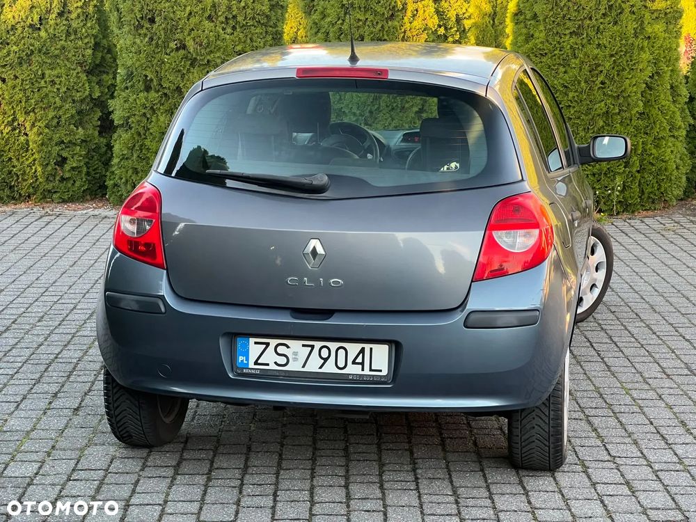 Renault Clio 1.4 Arctica - 9