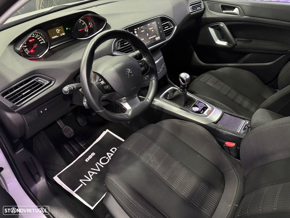 Peugeot 308 1.2 PureTech Allure Full LED - 4