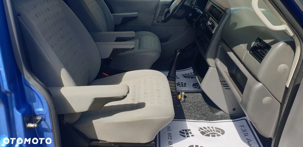 Volkswagen Transporter - 13