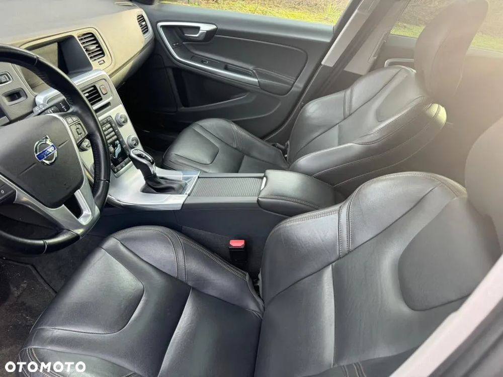 Volvo V60 Cross Country T5 AWD Geartronic - 6
