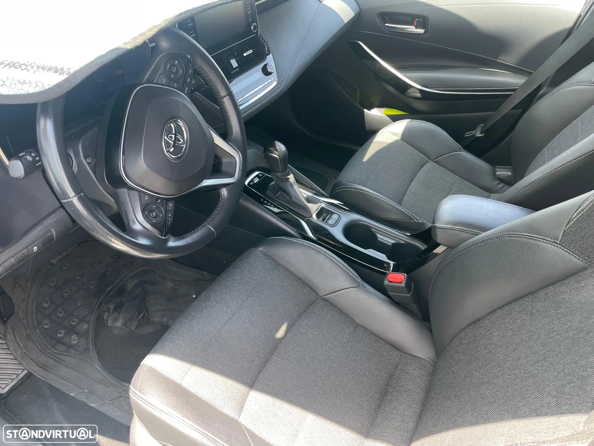 Toyota Corolla 1.8 Hybrid Comfort+P.Sport - 4