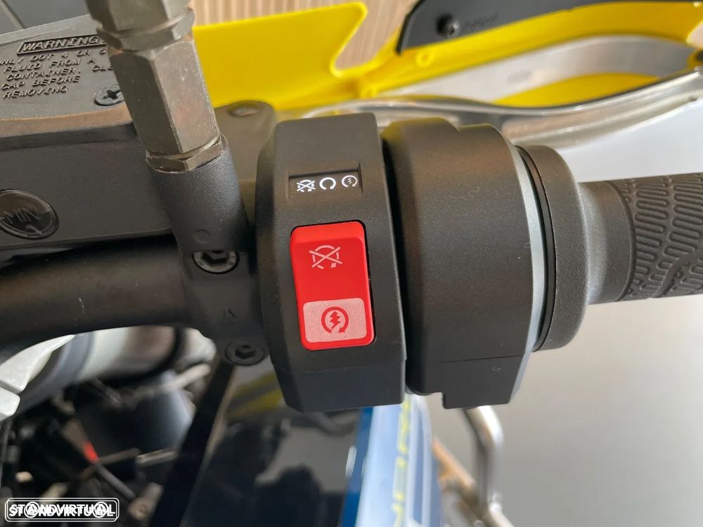 Husqvarna Norden 901 Expedition - 7